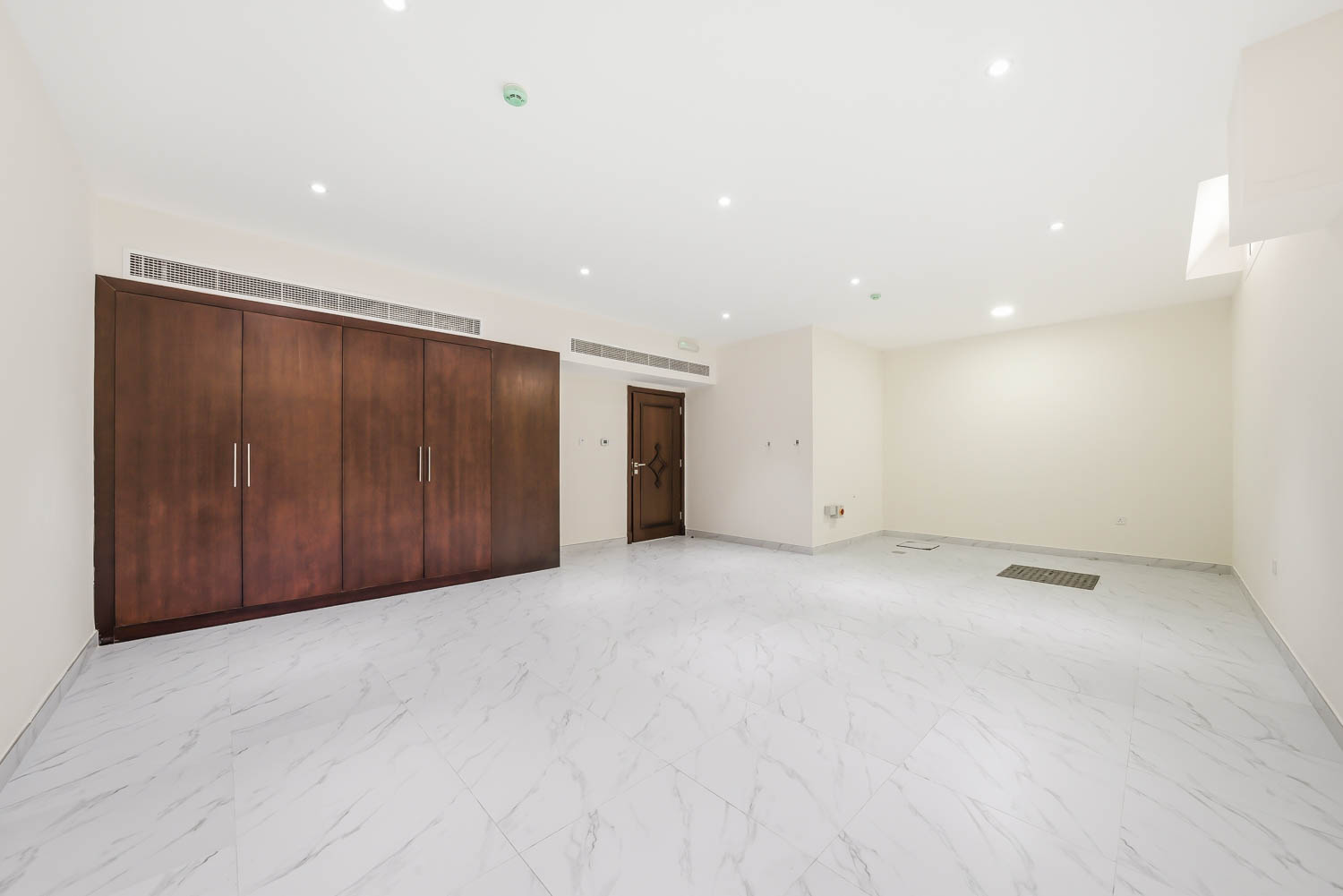 5 Bedrooms Villa in Hacienda