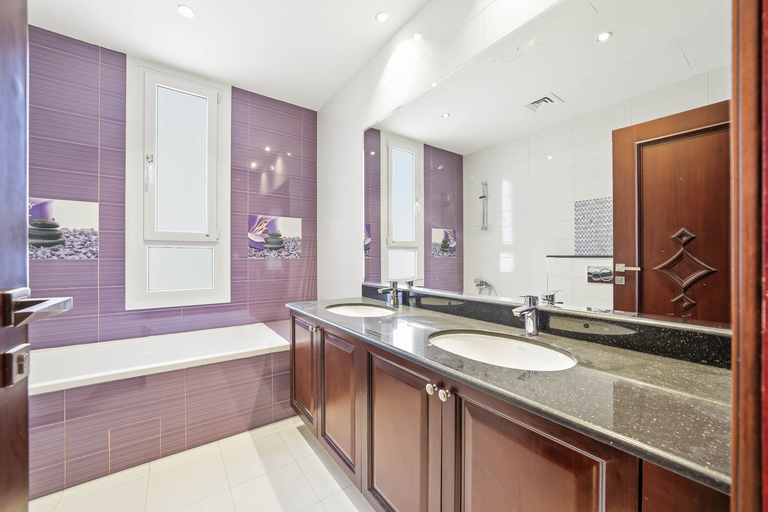 5 Bedrooms Villa in Hacienda