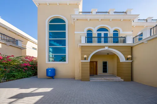 4 Bedrooms Villa in District 9 Legacy Nova