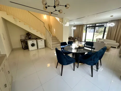 3 Bedrooms Villa in Flora