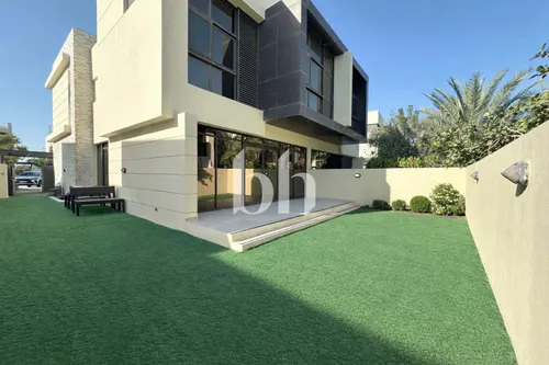 Single row | Furnished | Great location | Spacious