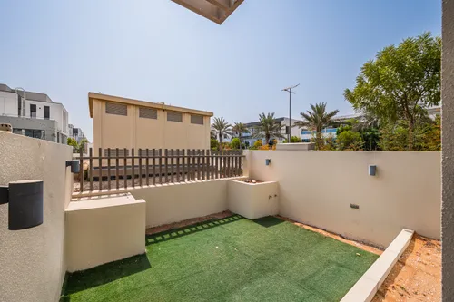 4 Bedrooms Townhouse in Murano Townhouses