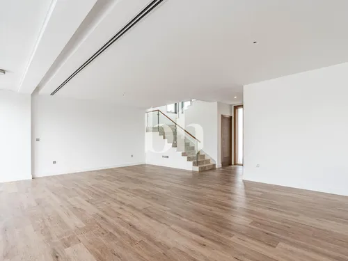 5 Bedrooms Villa in Sidra Villas I
