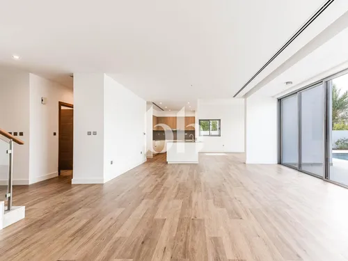 5 Bedrooms Villa in Sidra Villas I