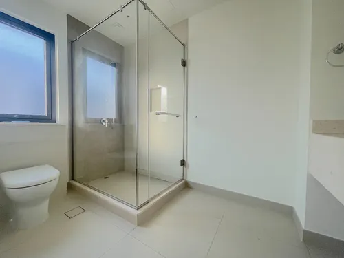 4 Bedrooms Villa in Maple 3