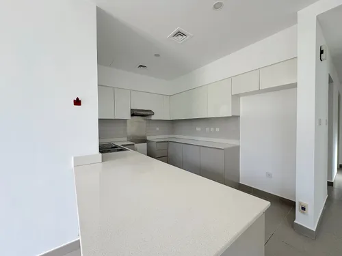 4 Bedrooms Villa in Maple 3