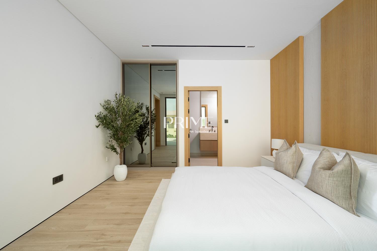 5 Bedrooms Villa in Wildflower