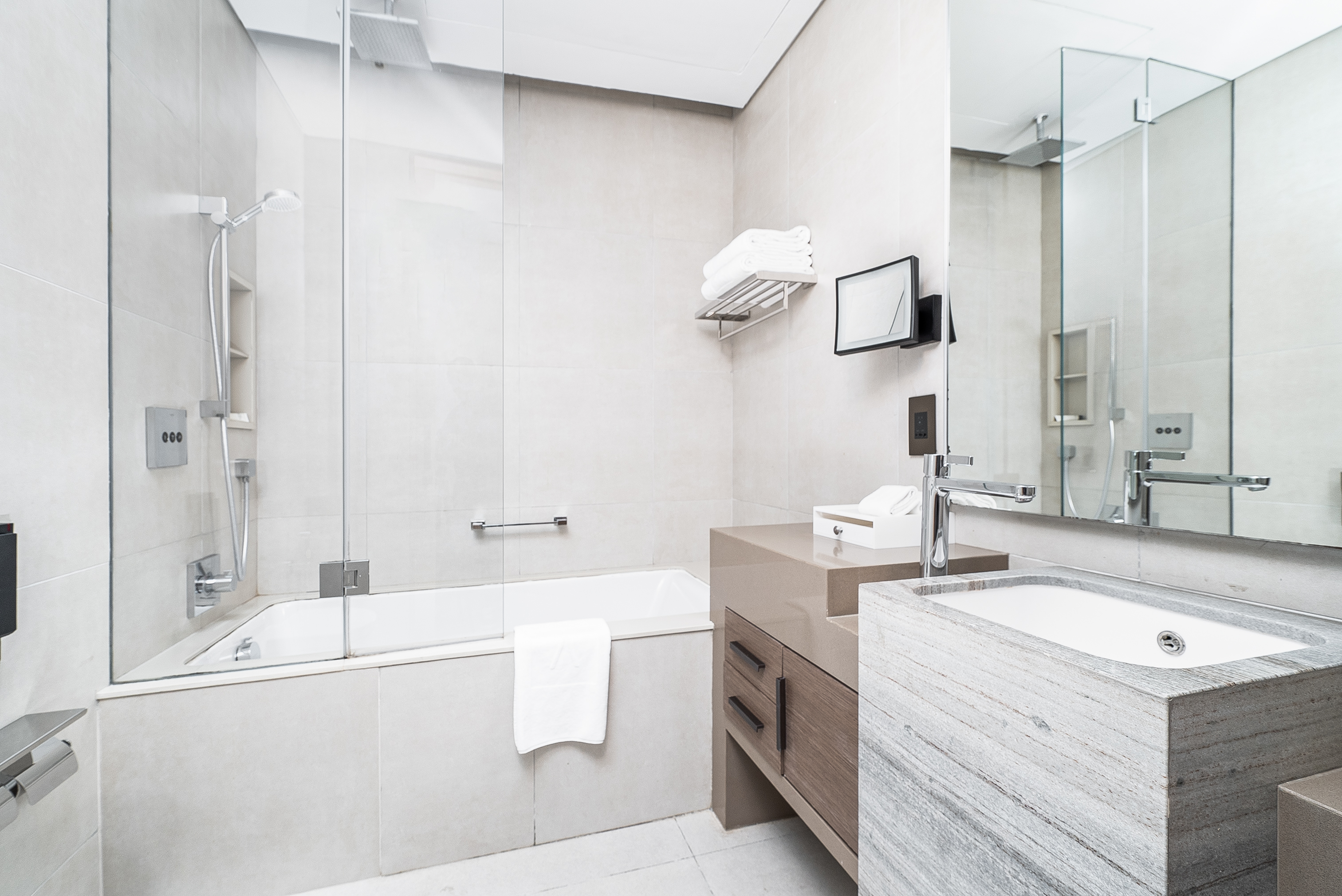 2 Bedrooms Apartment in Jumeirah Gate Tower 2