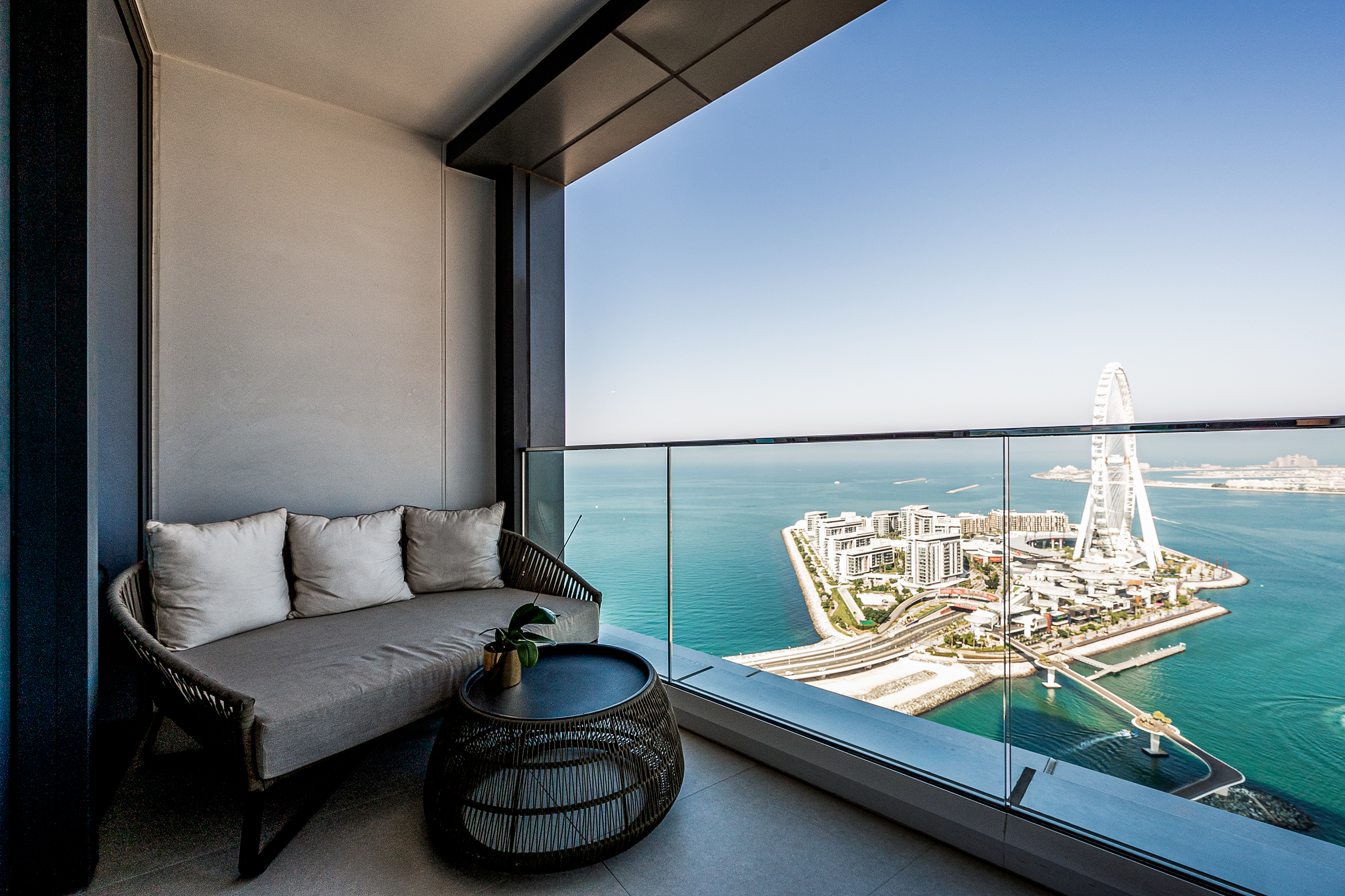 2 Bedrooms Apartment in Jumeirah Gate Tower 2