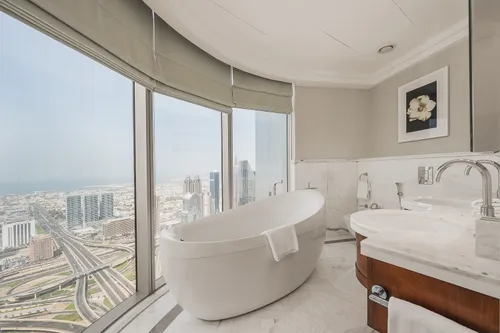 4 Bedrooms Apartment in The Address BLVD Sky Collection