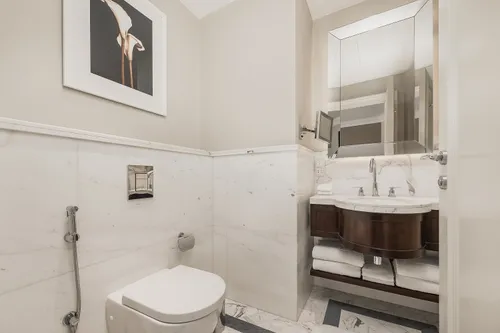 4 Bedrooms Apartment in The Address BLVD Sky Collection