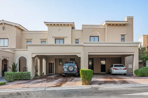 4 Bedrooms Villa in Mira 3