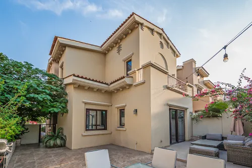 4 Bedrooms Villa in Mira 3