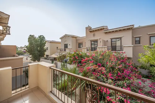 4 Bedrooms Villa in Mira 3