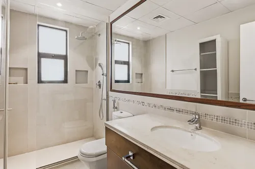 4 Bedrooms Villa in Mira 3