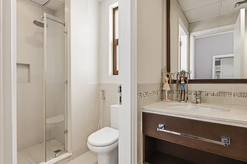 4 Bedrooms Villa in Mira 3