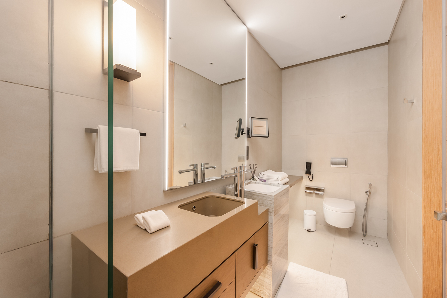 2 Bedrooms Apartment in Jumeirah Gate Tower 2