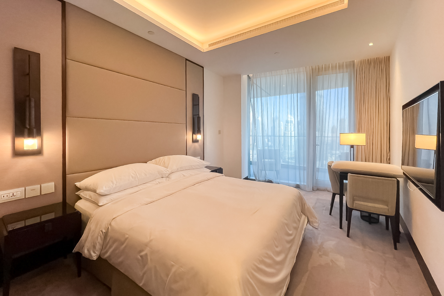 3 Bedrooms Apartment in The Address Sky View Tower 1