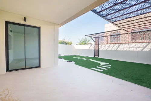 4 Bedrooms Townhouse in The Magnolias