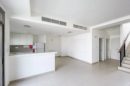 3 Bedrooms Townhouse in Sama Townhouses