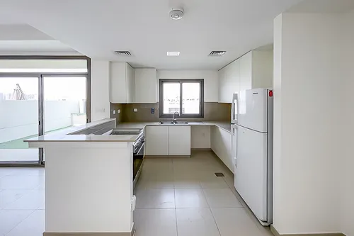 3 Bedrooms Townhouse in Sama Townhouses