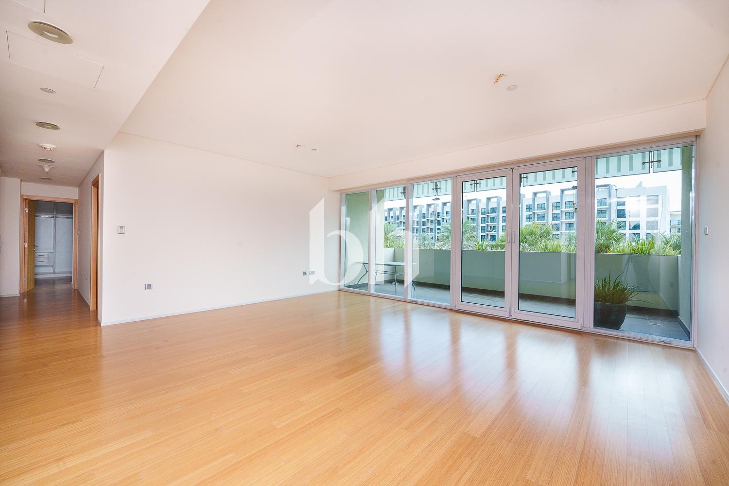 Ready to Move in | Big Balcony | Low Floor