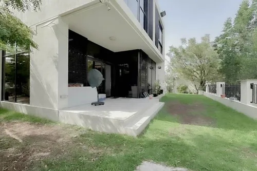 6 Bedrooms Villa in Longview