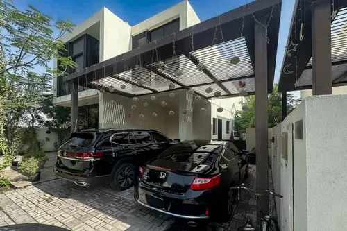 6 Bedrooms Villa in Longview