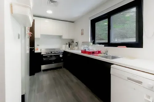 6 Bedrooms Villa in Longview