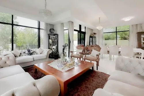 6 Bedrooms Villa in Longview