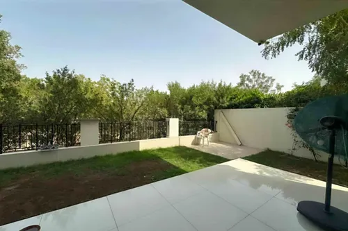 6 Bedrooms Villa in Longview