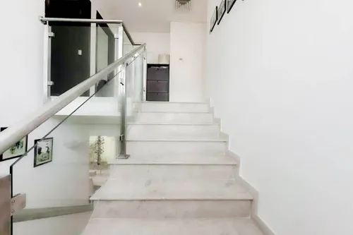 6 Bedrooms Villa in Longview