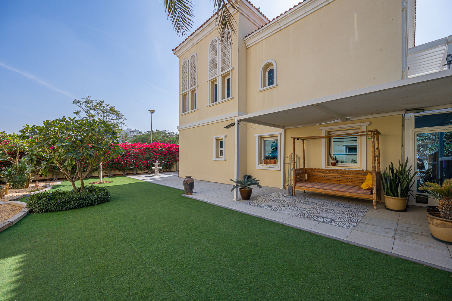 2 Bedrooms Villa in District 2D