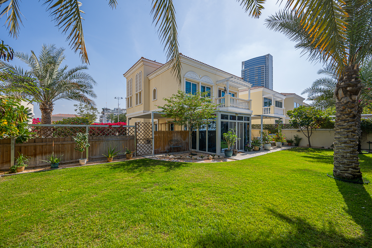 2 Bedrooms Villa in District 2D