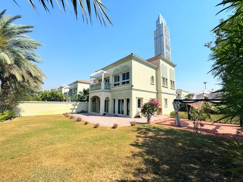 2 Bedrooms Villa in District 2D