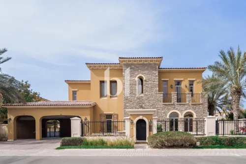 Corner Villa | Single Row | Massive Plot