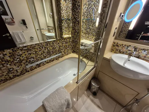  Apartment in Burj Lake Hotel - The Address DownTown