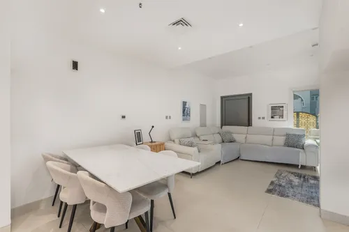 4 Bedrooms Villa in Summer 2