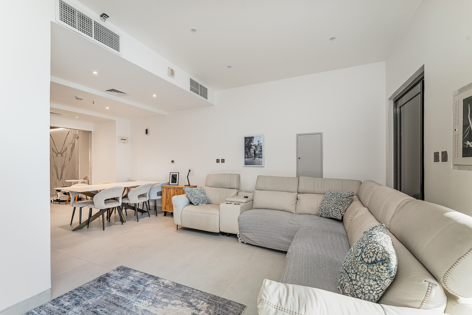 4 Bedroom Townhouse in Summer 2