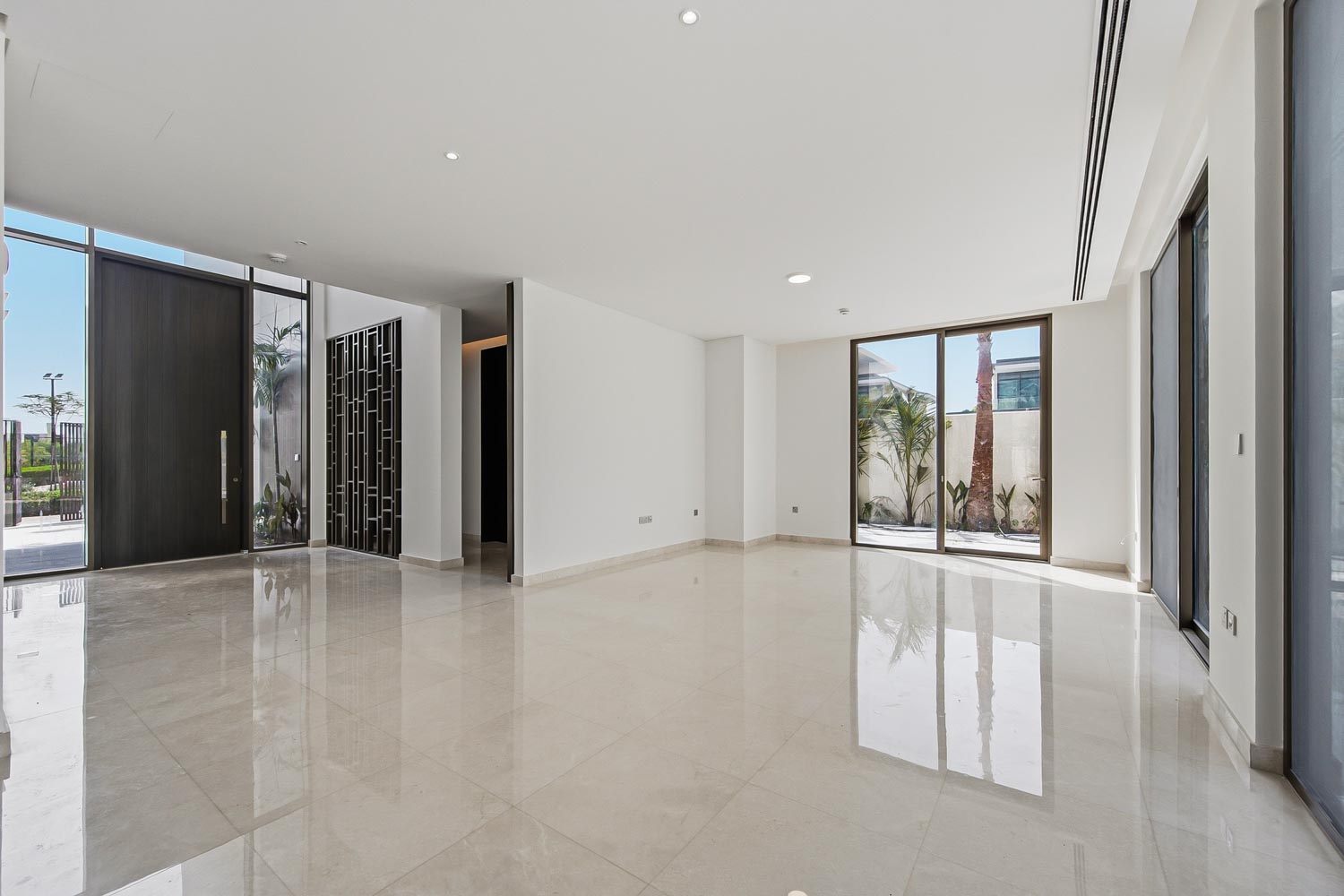 5 Bedrooms Villa in Palm Hills