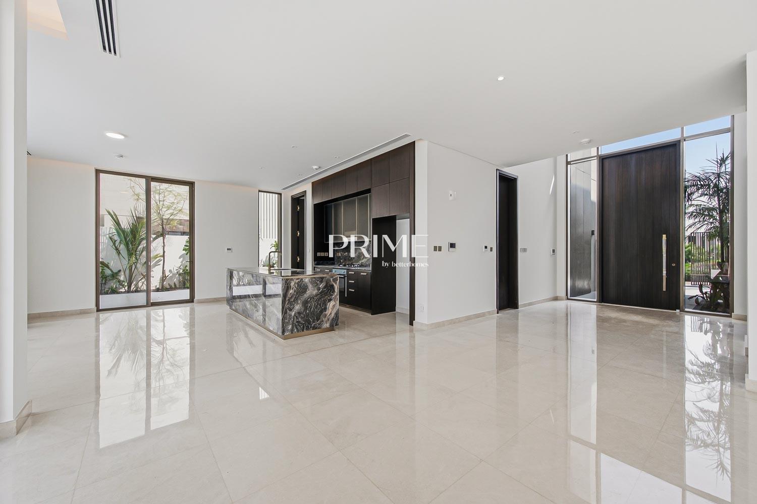 5 Bedrooms Villa in Palm Hills