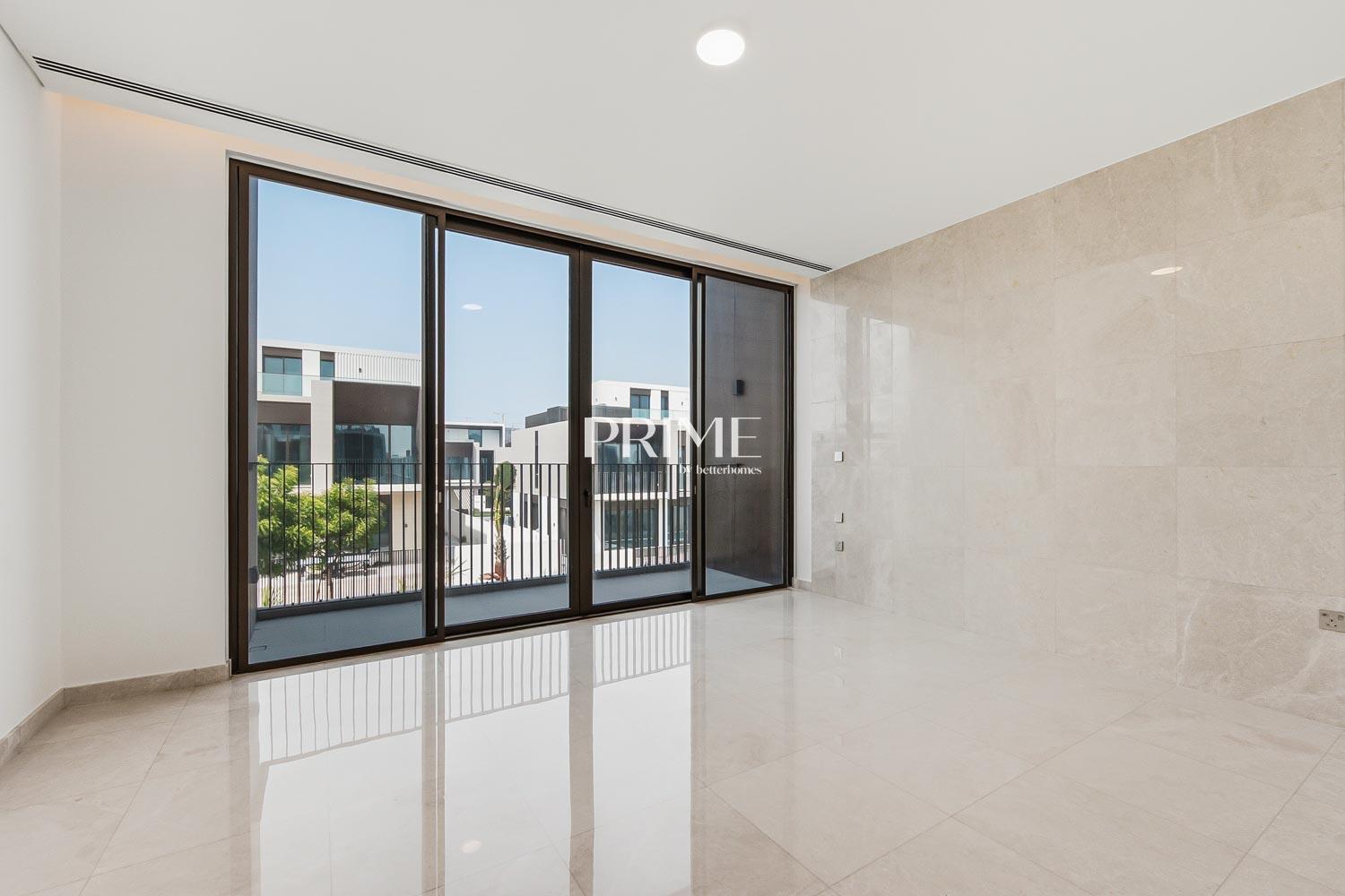 5 Bedrooms Villa in Palm Hills