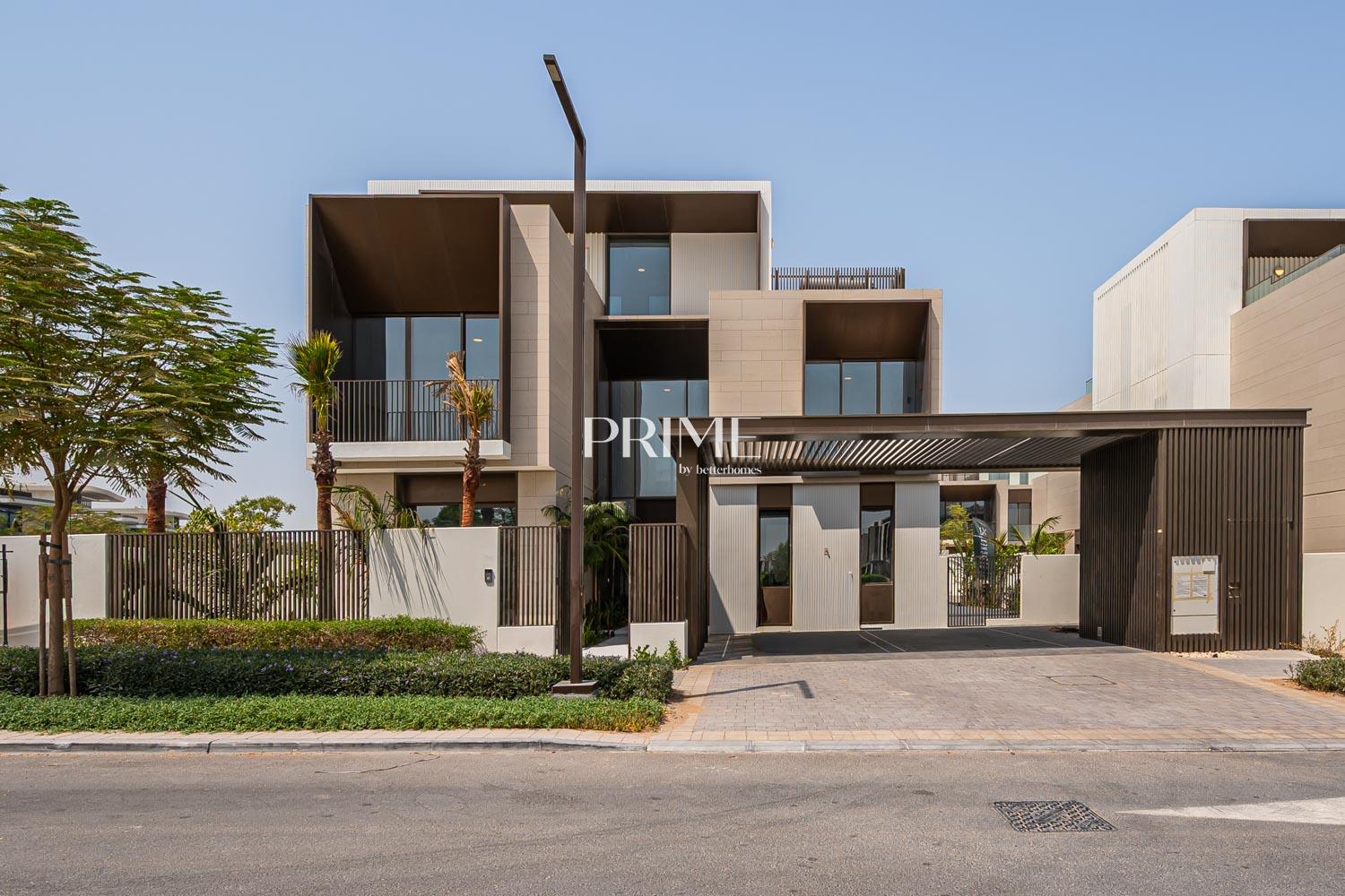5 Bedrooms Villa in Palm Hills