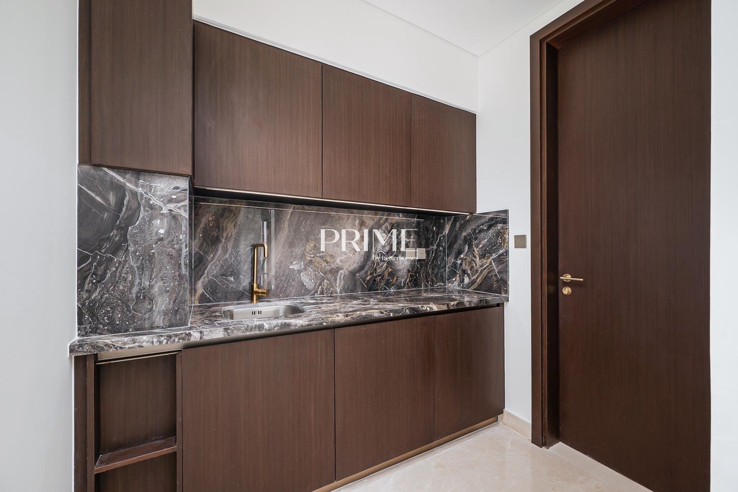 5 Bedrooms Villa in Palm Hills
