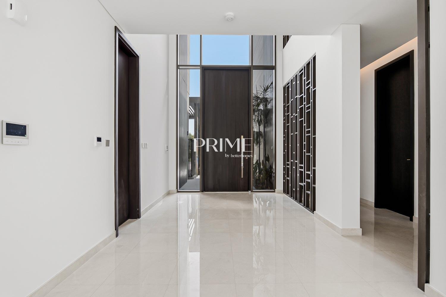 5 Bedrooms Villa in Palm Hills