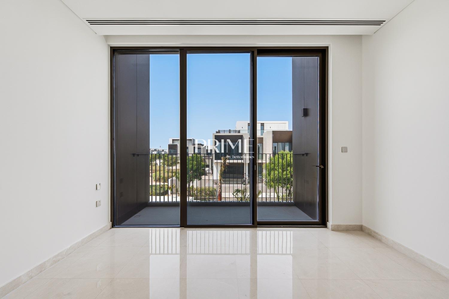 5 Bedrooms Villa in Palm Hills