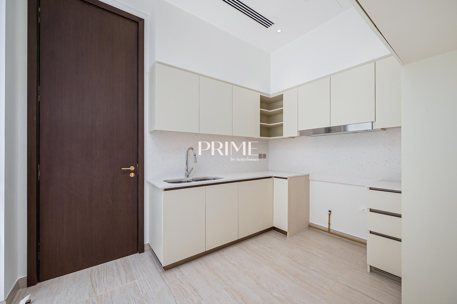 5 Bedrooms Villa in Palm Hills