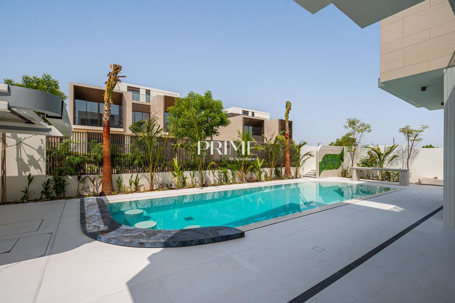 5 Bedrooms Villa in Palm Hills