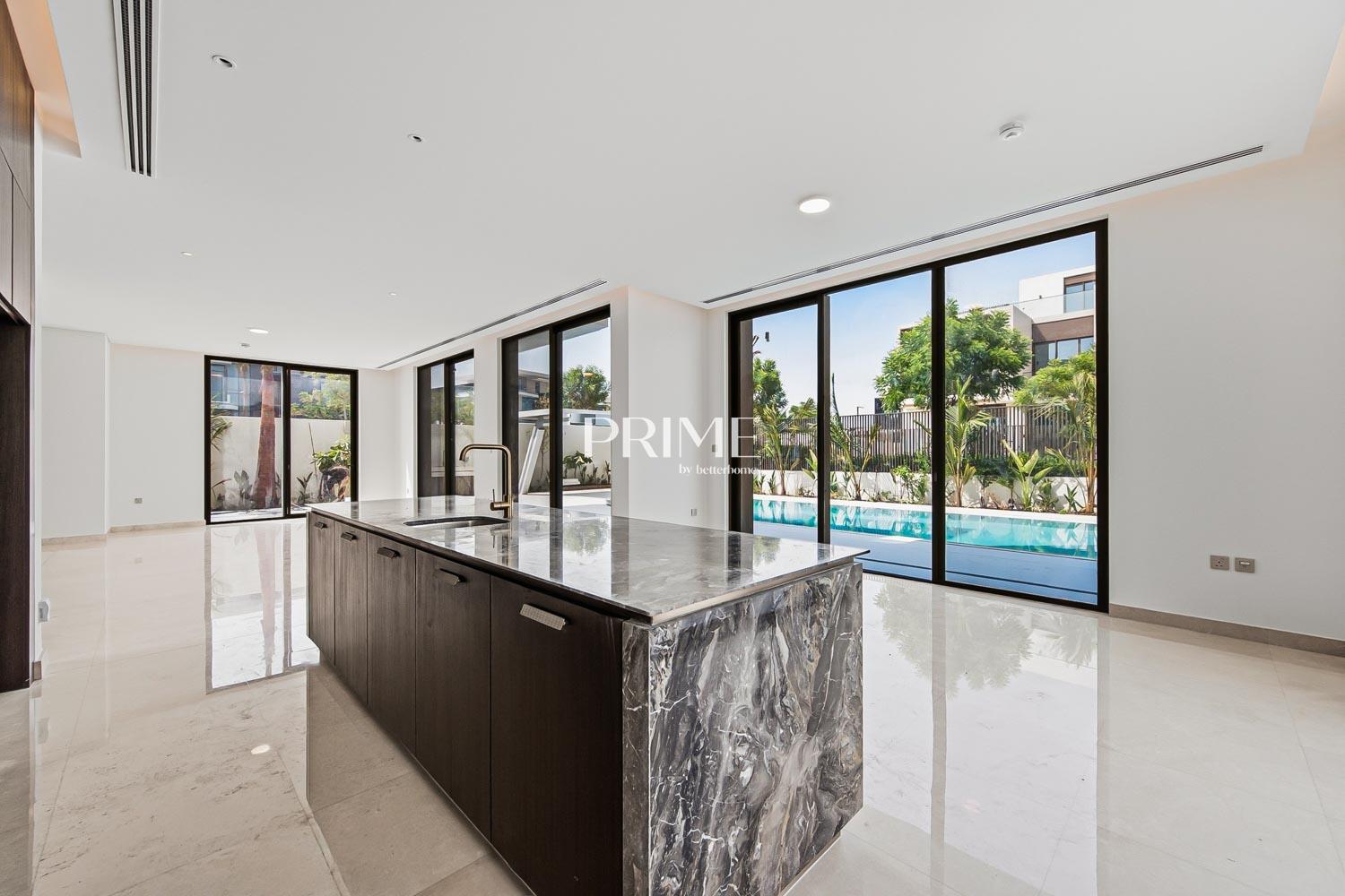 5 Bedrooms Villa in Palm Hills