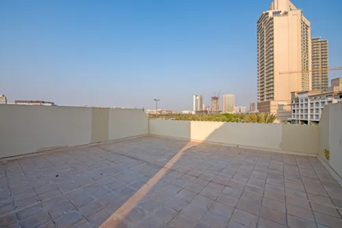 4 Bedrooms Townhouse in Garden Lane Villas